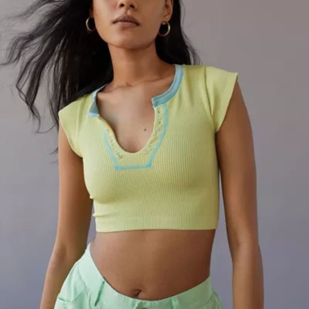 GREEN GO FOR GOLD URBAN OUTFITTERS SHIRT